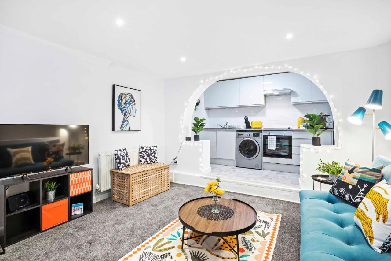 Queens Apartment - By My Getaways - Free Parking For One Car Hove Exterior foto