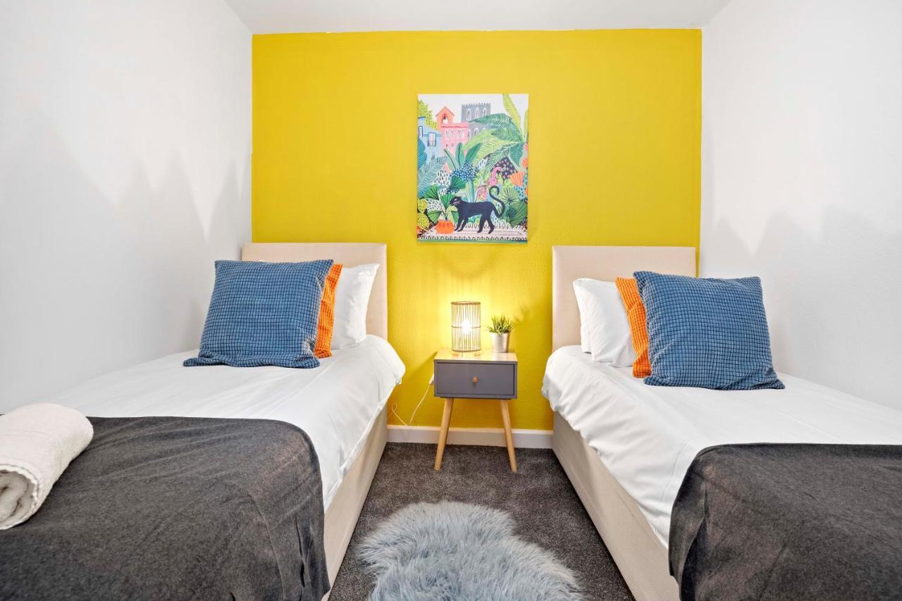 Queens Apartment - By My Getaways - Free Parking For One Car Hove Exterior foto