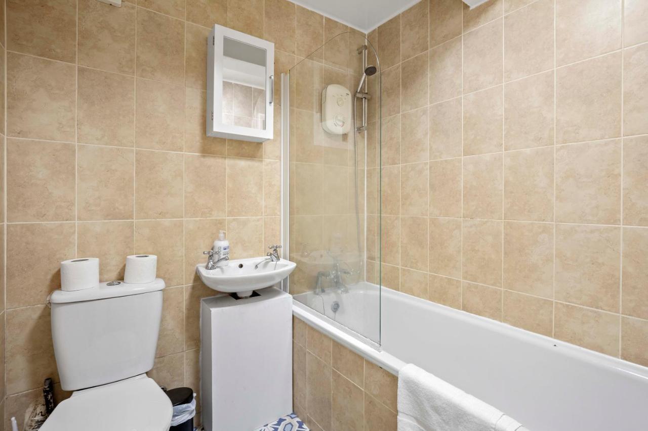 Queens Apartment - By My Getaways - Free Parking For One Car Hove Exterior foto
